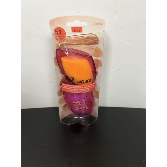 Real Techniques Other - Real Techniques Miracle Complexion Beauty Sponge with Case Flawless Makeup Blend